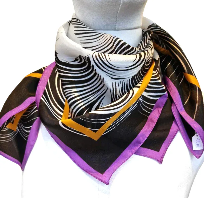 foulard en soie femme noir et blanc style vintage