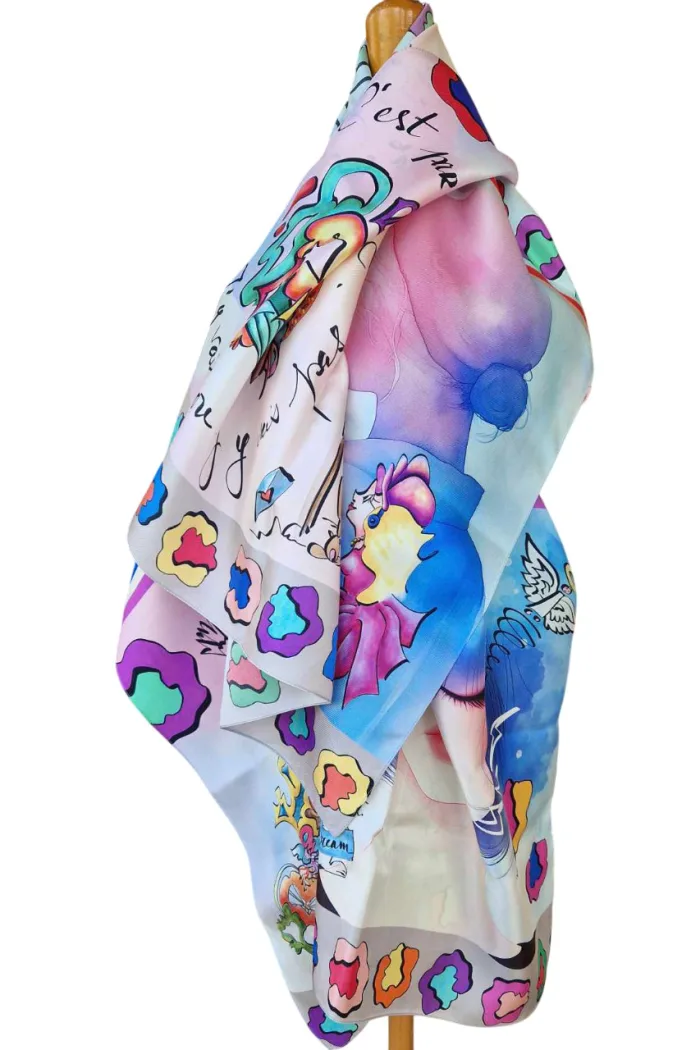foulard femme rectangulaire en soie ou paréo. Design belge