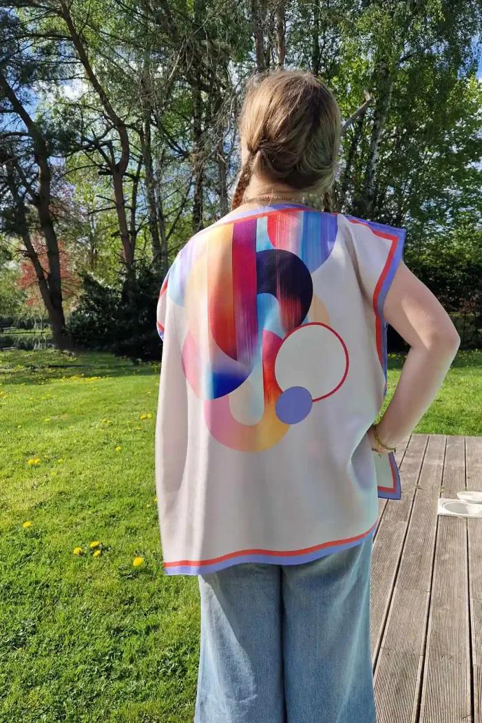 Caftan en soie casino motifs graphiques vintage couleurs pop dos illustré