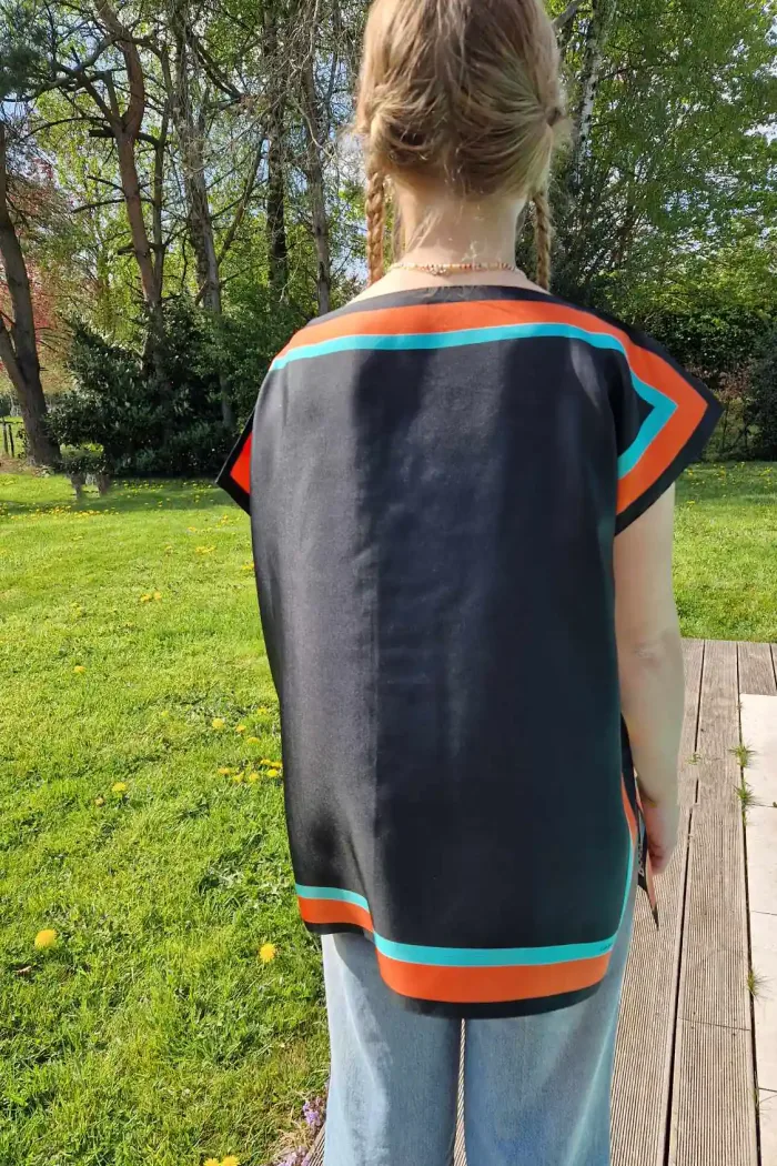 caftan court tunique en soie modèle pop dos uni noir